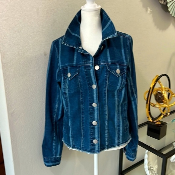 BACCINI- New Women’s Long Sleeve , Button Cuff Jean Jacket, Size M - Picture 8 of 14